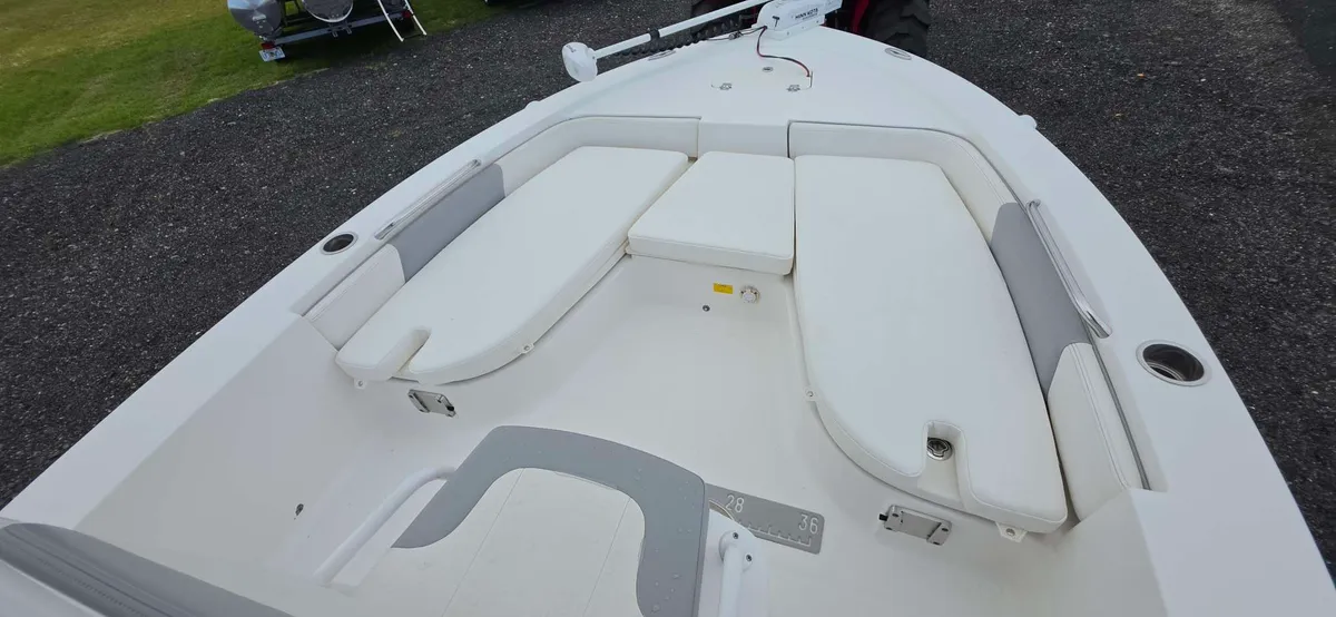 2022 Robalo 206 CAYMAN