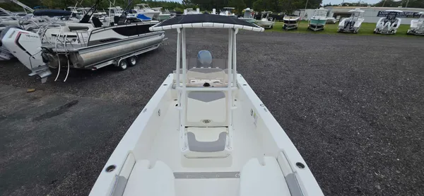 2022 Robalo 206 CAYMAN