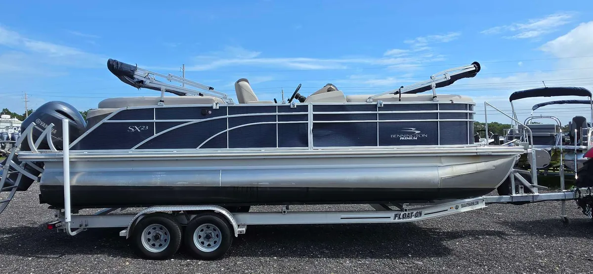 2019 Bennington 23SXP