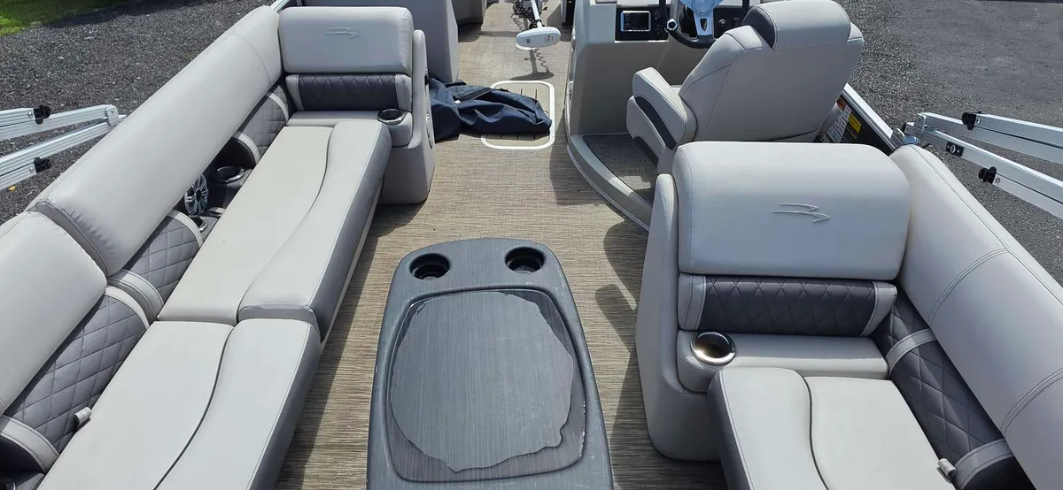 2019 Bennington 23SXP