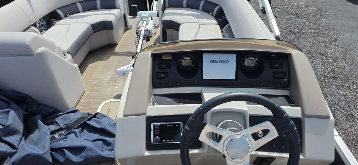 2019 Bennington 23SXP