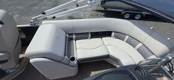 2019 Bennington 23SXP