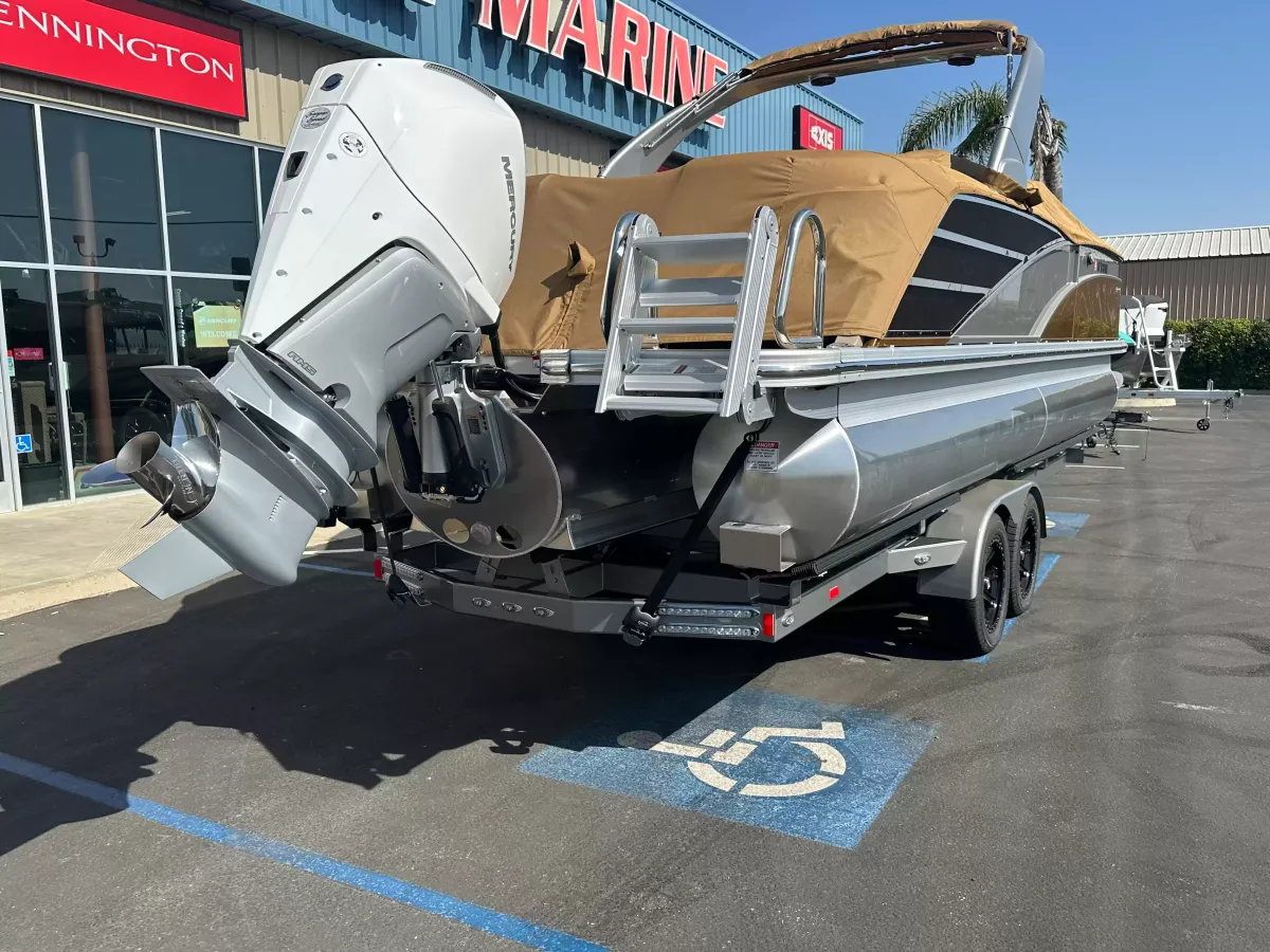 2025 Bennington 25 RXFB Windshield Arch-2