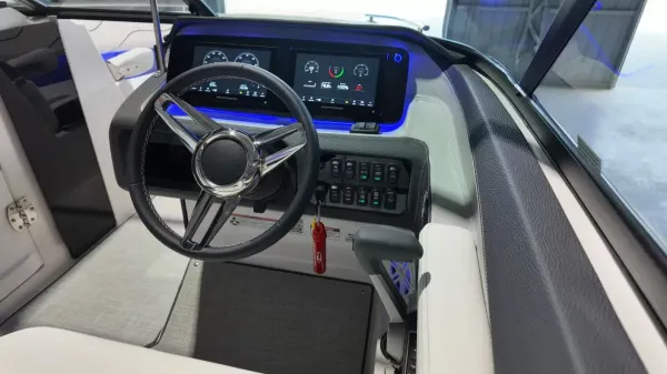 2027 Regal LS6-40