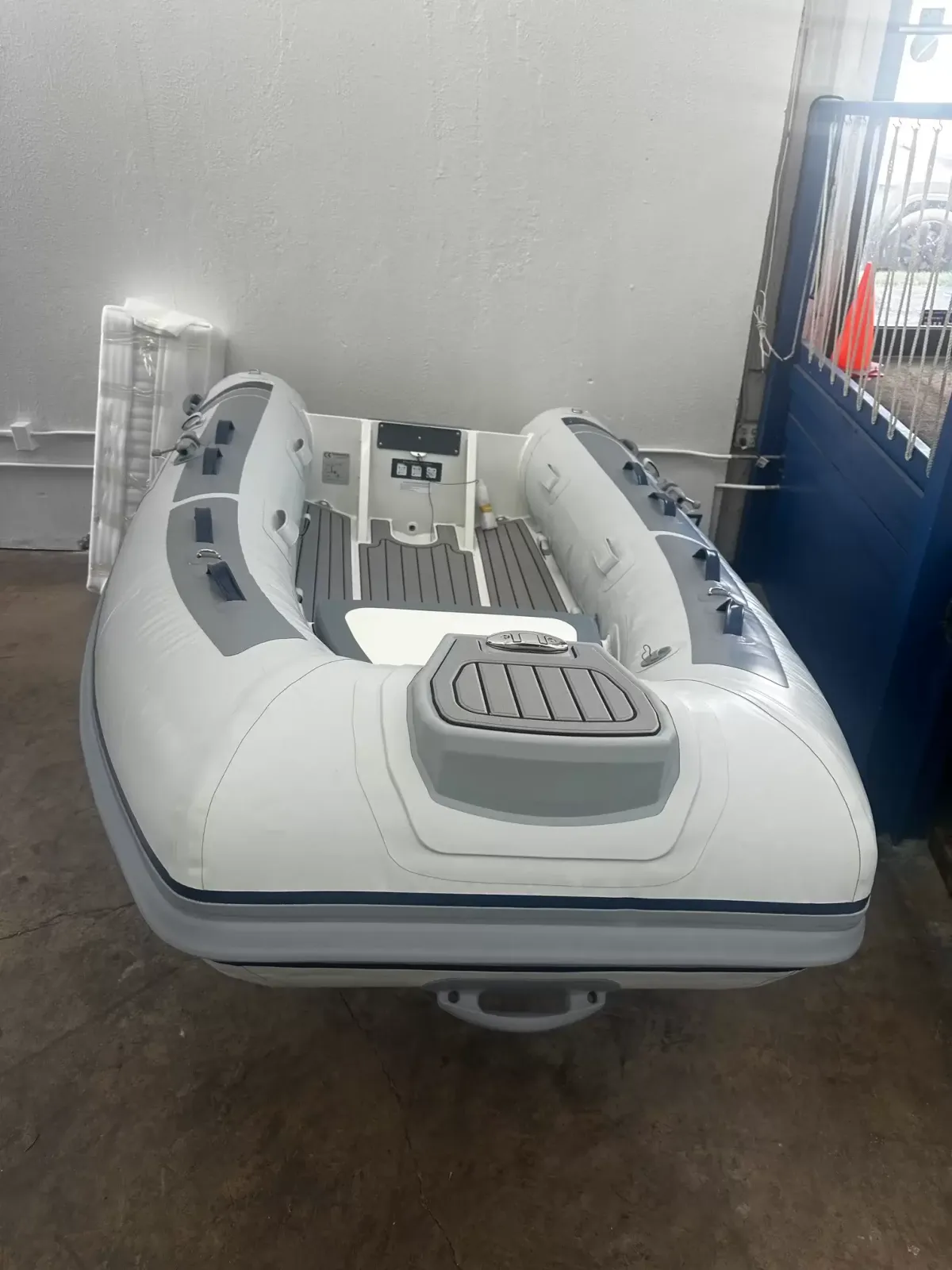 dummy-boat-img