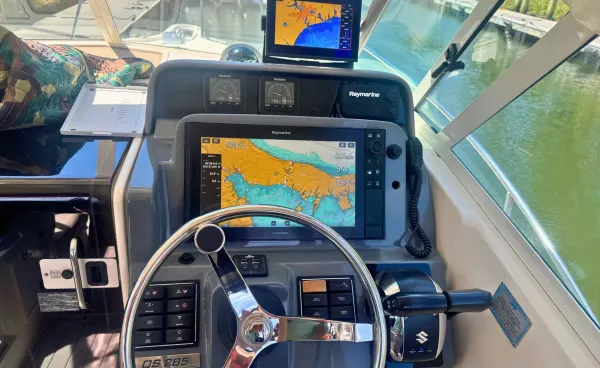 2008 Pursuit OS 285 detail image 11