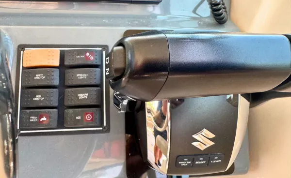 2008 Pursuit OS 285 detail image 13