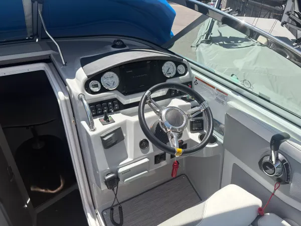 boat-detail-slider-thumb-7