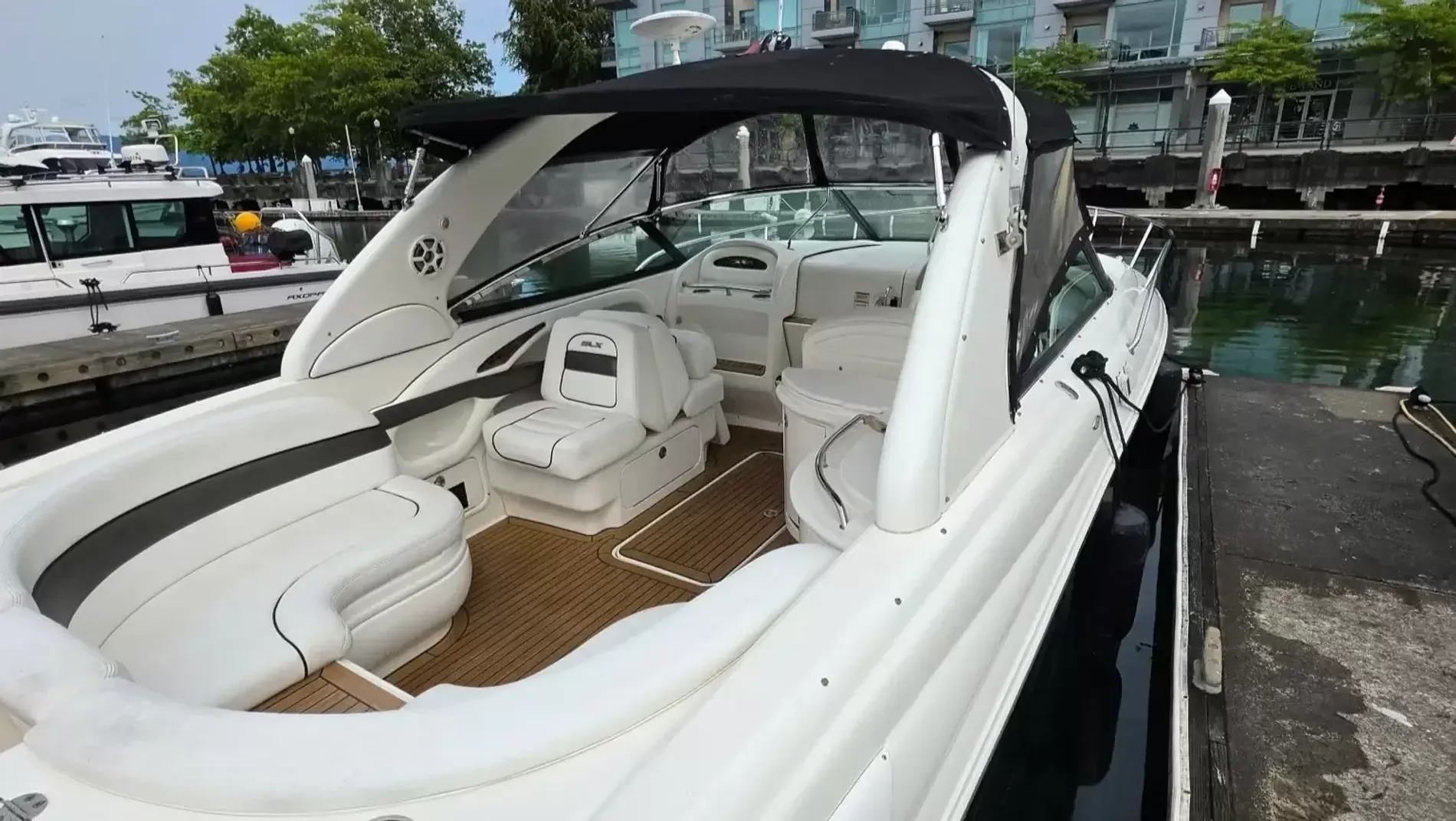 Pre-Owned 2007 Sea ray 290 Sun Sport for Sale | Vancouver, BC | M&P Yacht Centre | 6a643048ce4a07ec2e0e8507