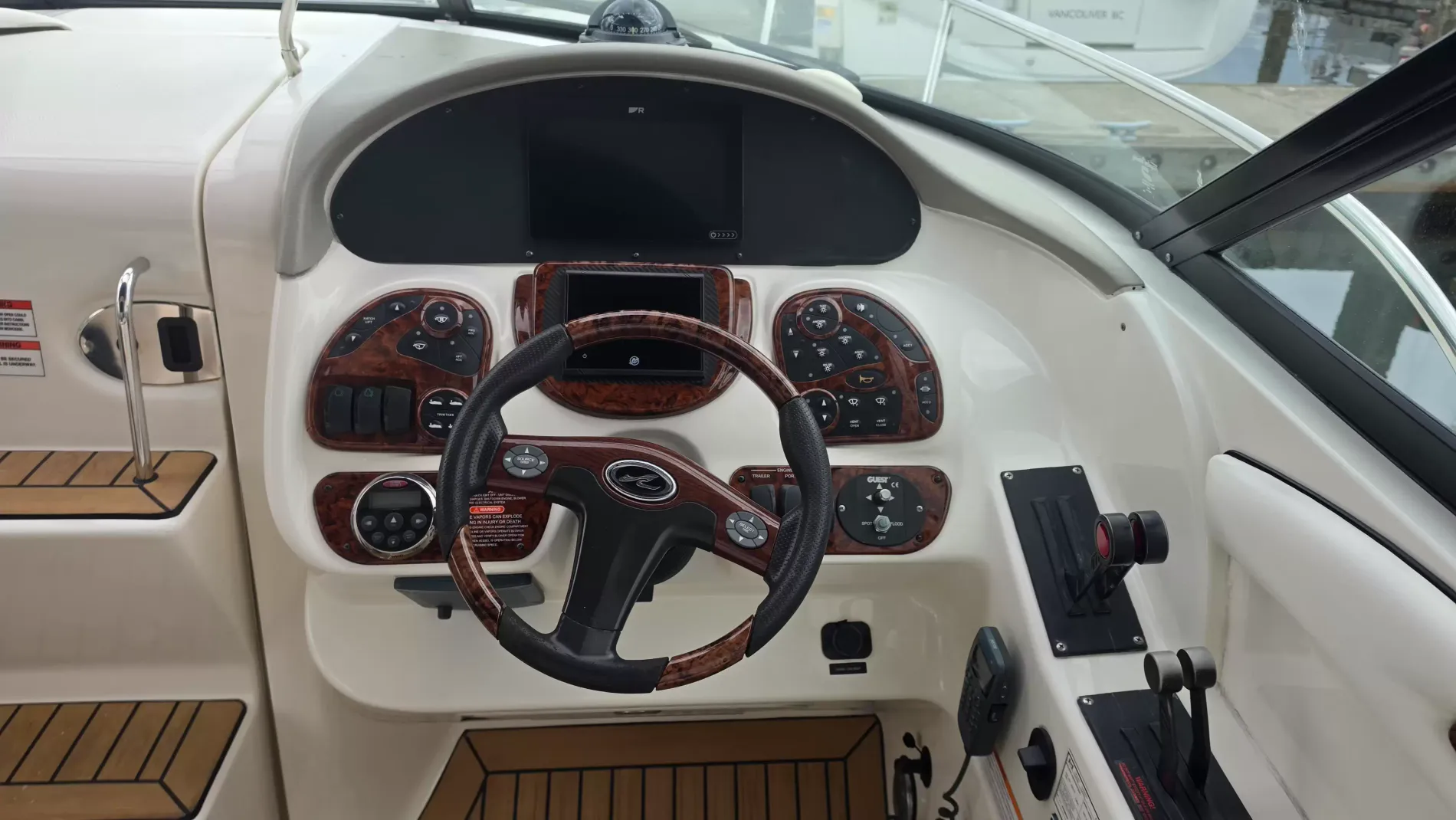 Pre-Owned 2007 Sea ray 290 Sun Sport for Sale | Vancouver, BC | M&P Yacht Centre | 6a643048ce4a07ec2e0e8507