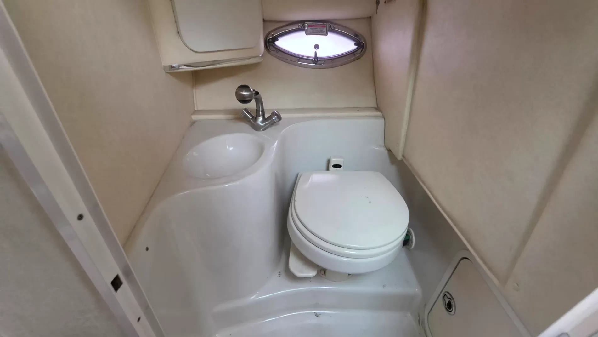 Pre-Owned 2007 Sea ray 290 Sun Sport for Sale | Vancouver, BC | M&P Yacht Centre | 6a643048ce4a07ec2e0e8507