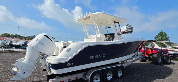 2018 Robalo R302