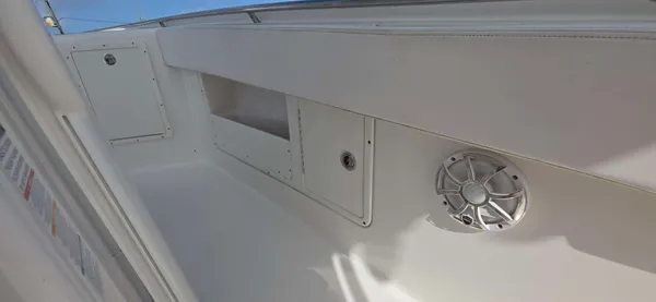 2018 Robalo R302