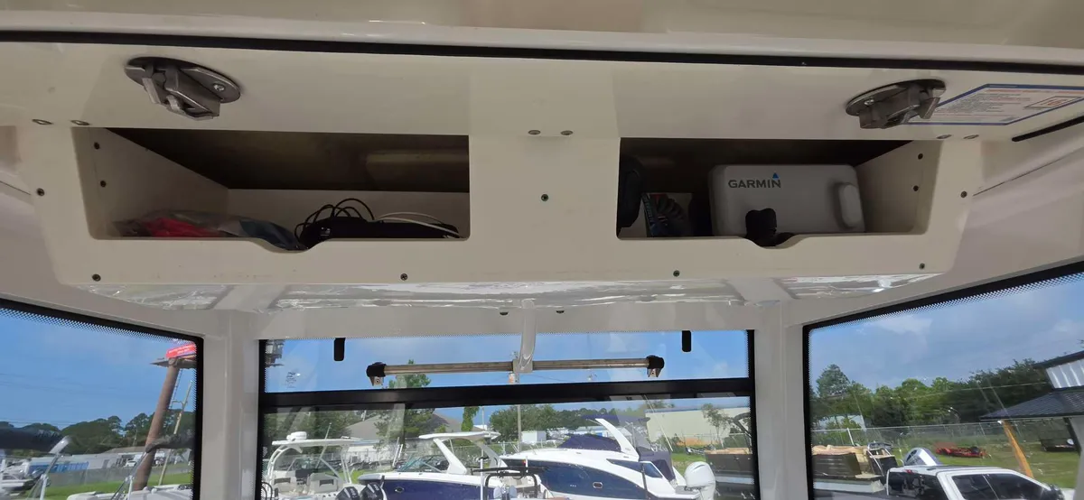 2018 Robalo R302