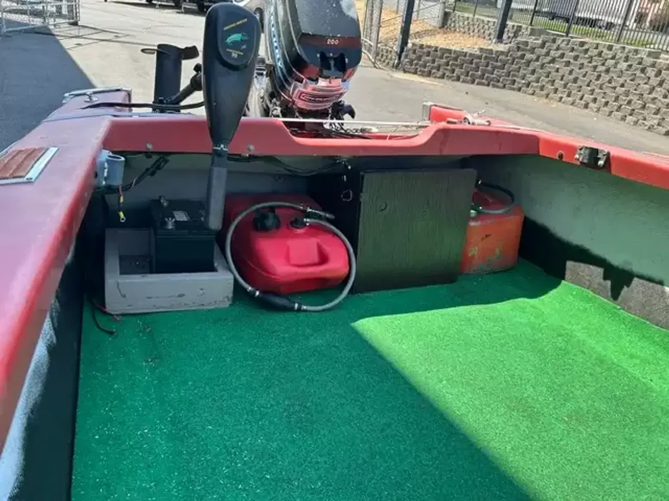  Shasta 15' Boat-8