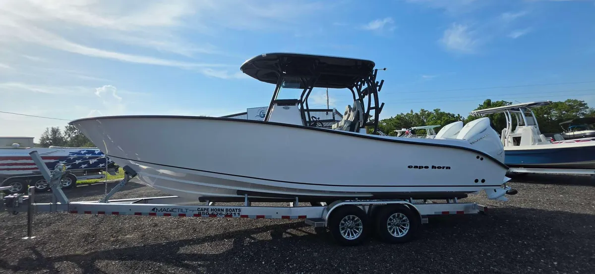 2027 Cape horn 28XS SQUALL