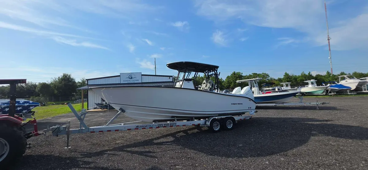 2027 Cape horn 28XS SQUALL