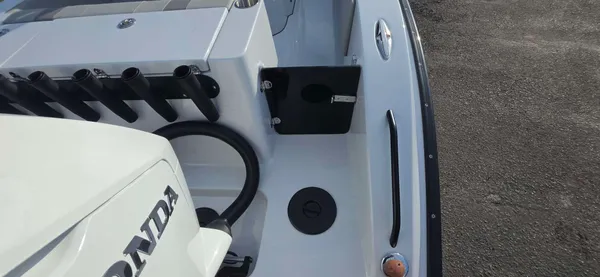 2027 Cape horn 28XS SQUALL