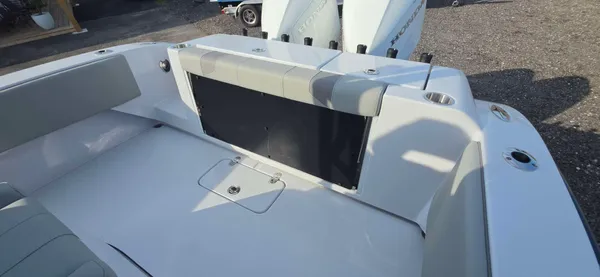 2027 Cape horn 28XS SQUALL