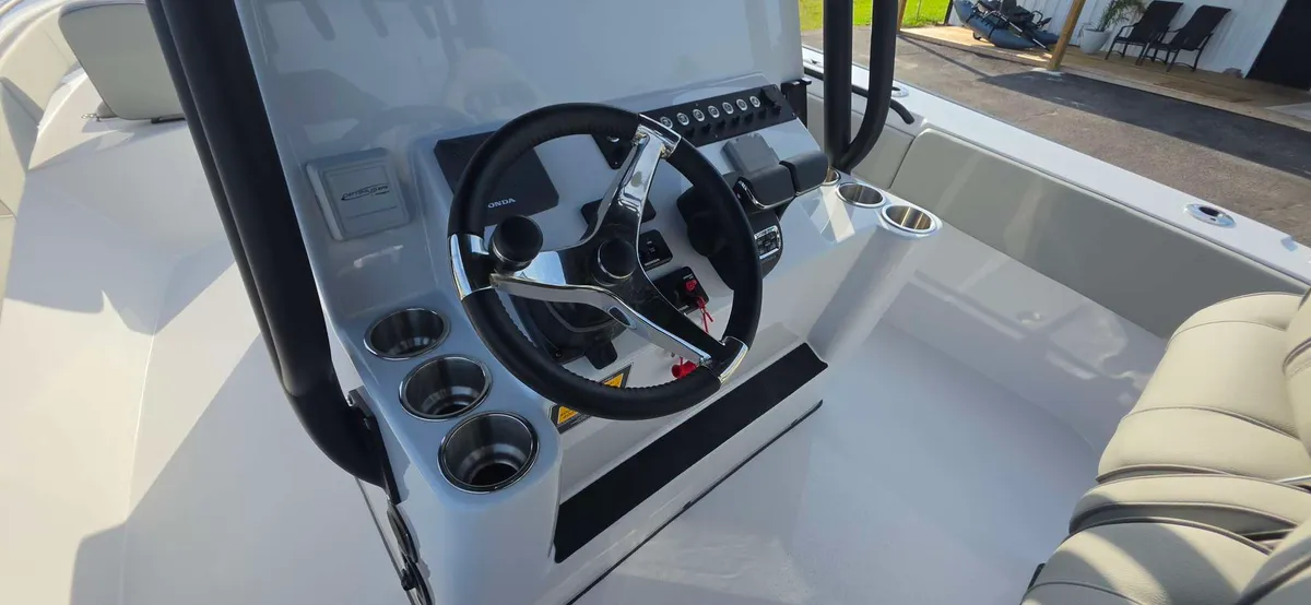 2027 Cape horn 28XS SQUALL