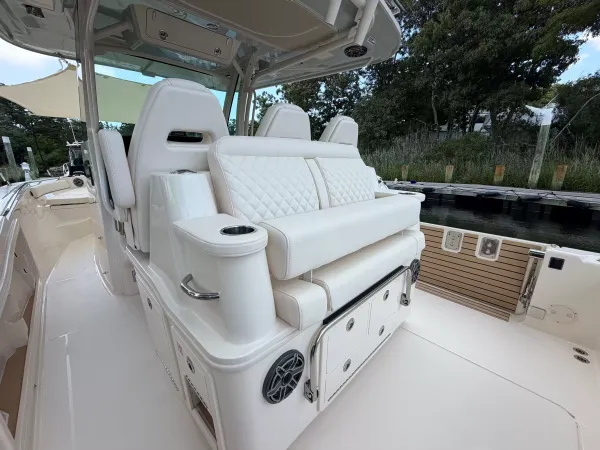 2027 Grady White COASTAL EXPLORER 321 detail image 8