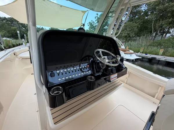2027 Grady White COASTAL EXPLORER 321 detail image 13