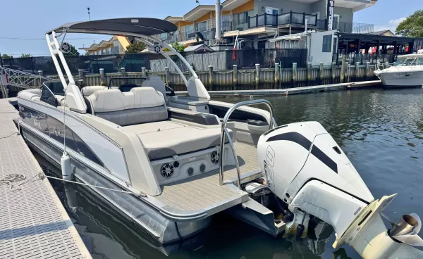 2022 Avalon CATALINA VERSATILE REAR BENCH WINDSHIELD 2785 detail image 5