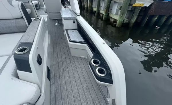2022 Avalon CATALINA VERSATILE REAR BENCH WINDSHIELD 2785 detail image 8