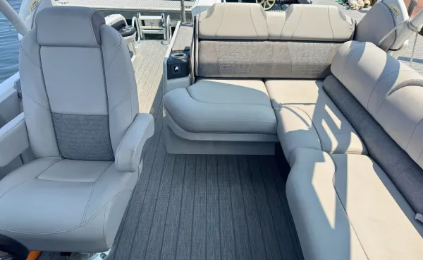 2022 Avalon CATALINA VERSATILE REAR BENCH WINDSHIELD 2785 detail image 13