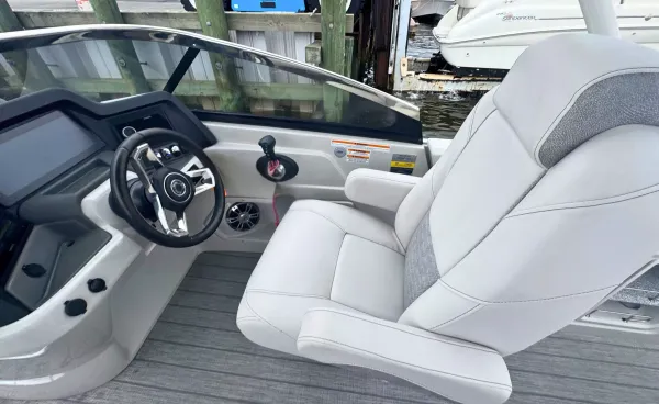 2022 Avalon CATALINA VERSATILE REAR BENCH WINDSHIELD 2785 detail image 14