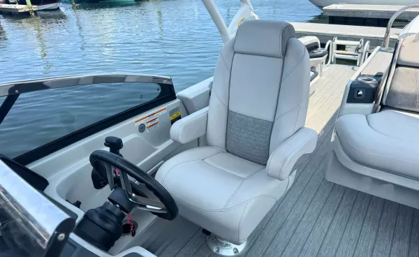 2022 Avalon CATALINA VERSATILE REAR BENCH WINDSHIELD 2785 detail image 15