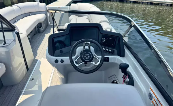 2022 Avalon CATALINA VERSATILE REAR BENCH WINDSHIELD 2785 detail image 16
