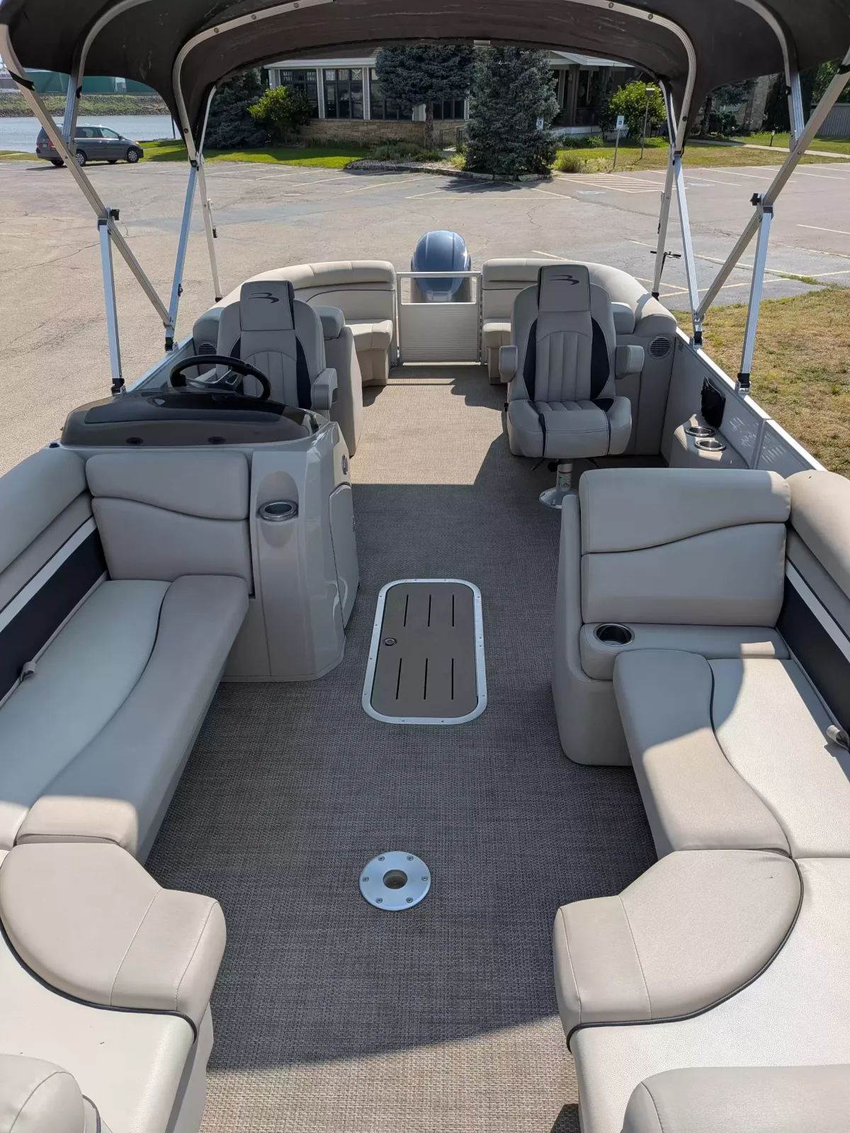 boat-carouselImage-image