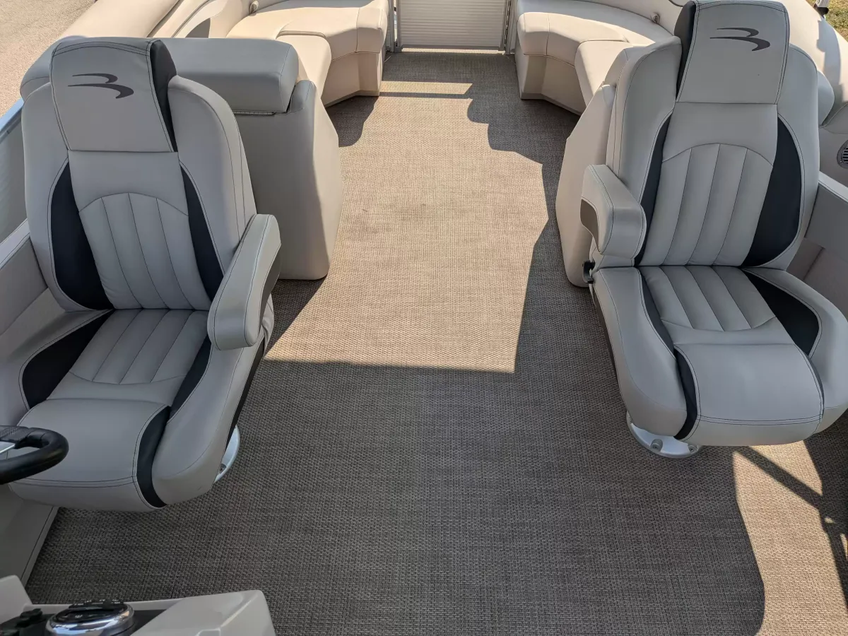 boat-carouselImage-image