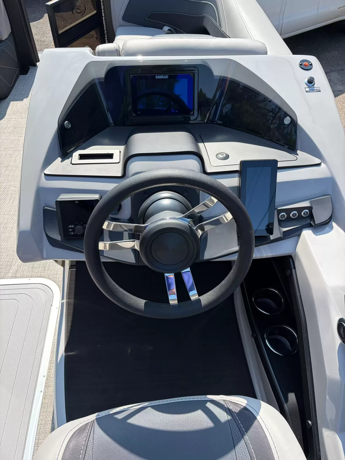 boat-carouselImage-image