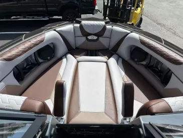 2026 Centurion RI245 -15