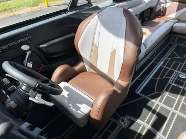 2026 Centurion RI245 -17
