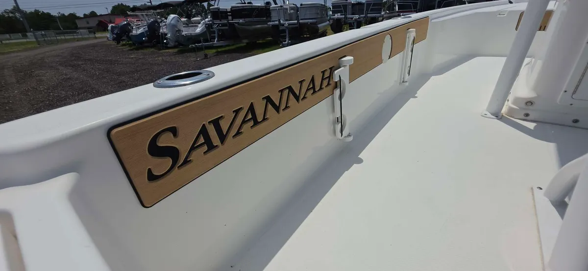 2023 Savannah 220IS