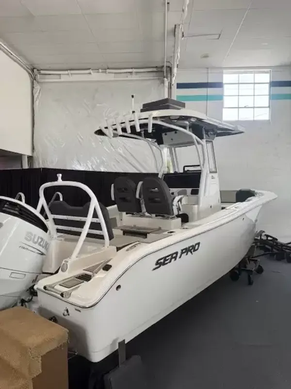 2025 Sea pro 245 FLX Center Console