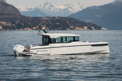 New 2027 Saxdor 320 GTC for Sale | Vancouver, BC | M&P Yacht Centre | 6a6b914bef1d76d2d406c340