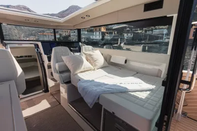 New 2027 Saxdor 320 GTC for Sale | Vancouver, BC | M&P Yacht Centre | 6a6b914bef1d76d2d406c340
