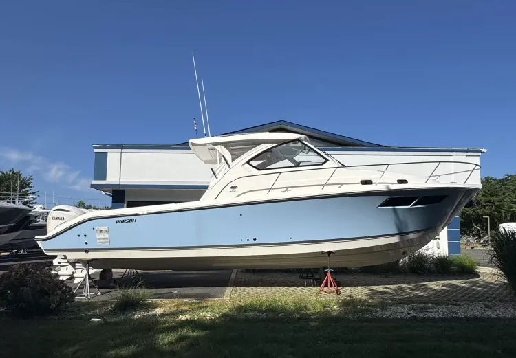 2027 Pursuit OS 355