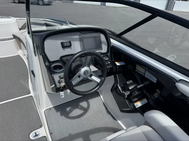 2019 Yamaha AR240-6