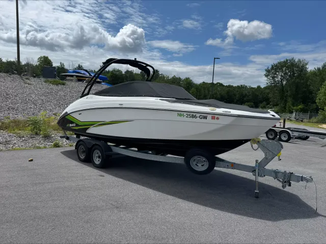 2019 Yamaha AR240-1