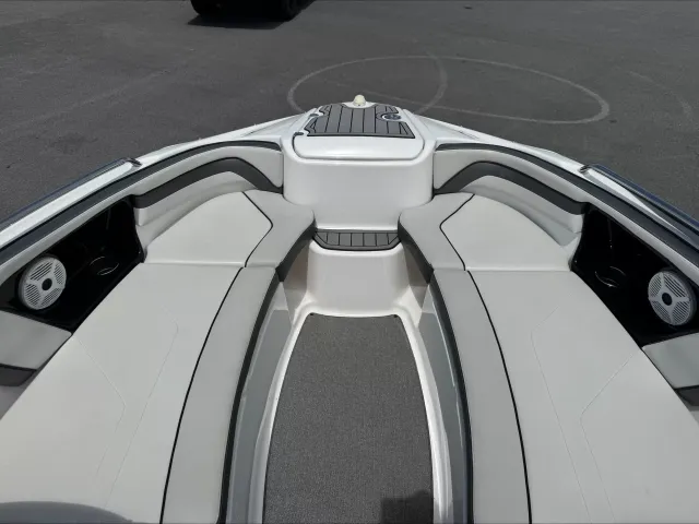 2019 Yamaha AR240-7