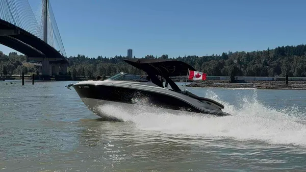 2027 Sea Ray 280 SLX