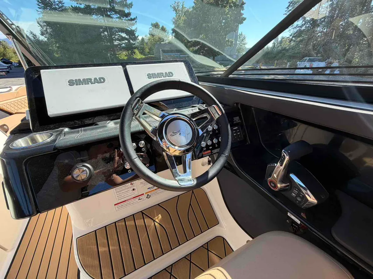 2027 Sea Ray 280 SLX-9