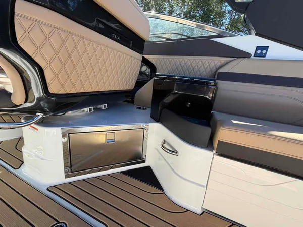 2027 Sea Ray 280 SLX-18