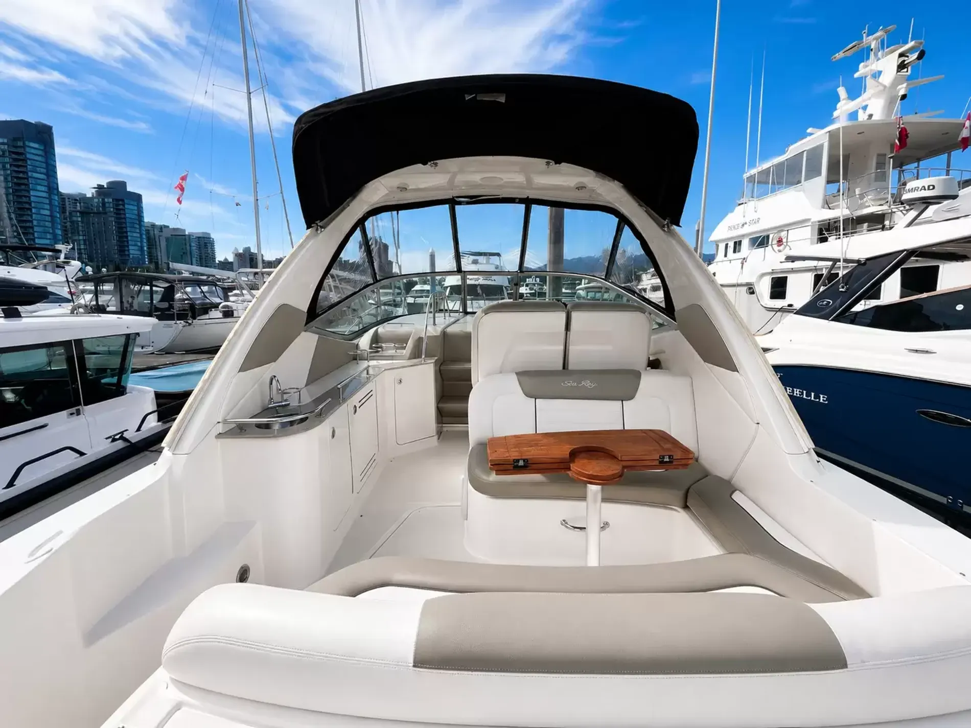 Pre-Owned 2007 Sea ray Sundancer 310 for Sale | Vancouver, BC | M&P Yacht Centre | 6a6d73378cf85a4e440d7c06