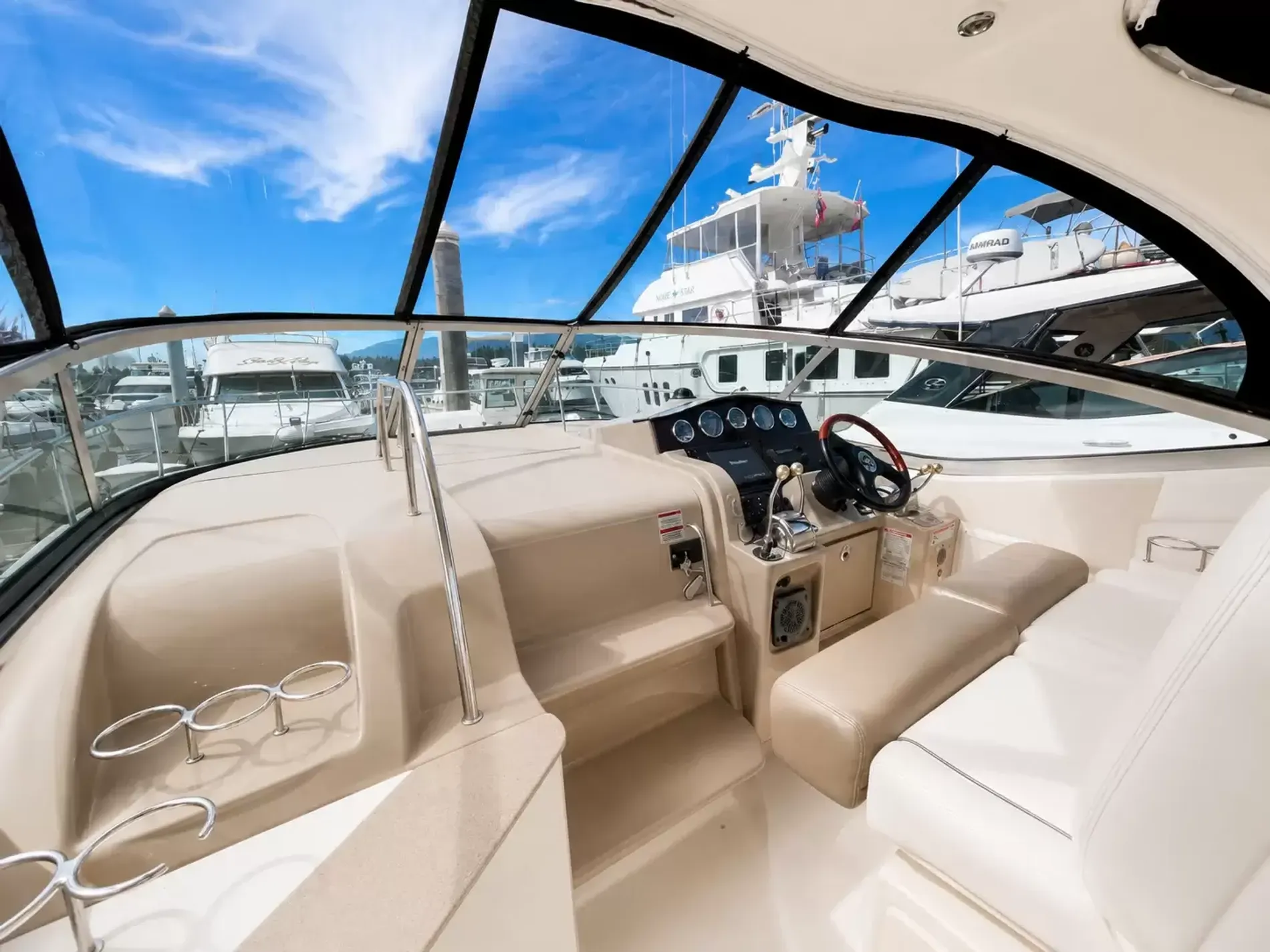 Pre-Owned 2007 Sea ray Sundancer 310 for Sale | Vancouver, BC | M&P Yacht Centre | 6a6d73378cf85a4e440d7c06